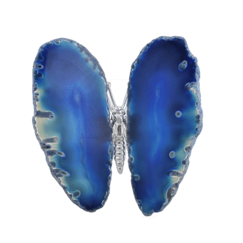Πεταλούδα με σώμα από επαργυρωμένο μέταλλο και γυαλισμένα φτερά από φυσική πέτρα αχάτη. Η πεταλούδα έχει μέγεθος 9cm και τα φτερά της είναι βαμμένα σε μπλε χρώμα. Αγοράστε online shop.