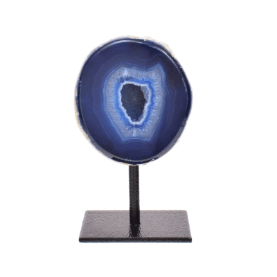 Natural agate geode gemstone with crystal quartz, artificially colored. The geode is embedded into a black metallic base and the product has a height of 13cm. Buy online shop.