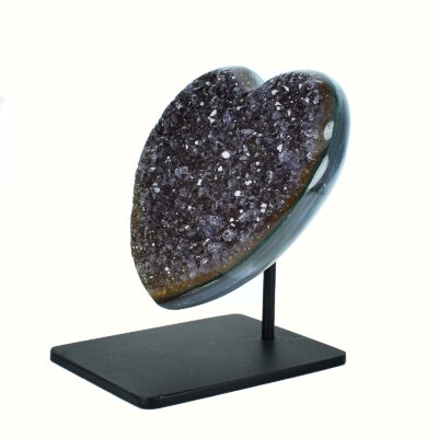 Natural amethyst gemstone in the shape of a heart, embedded into a metallic base. The product has a height of 7cm. Buy online shop.