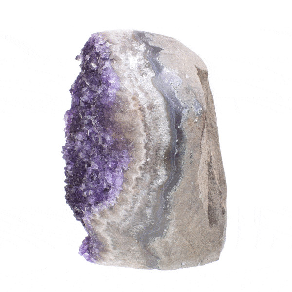 Piece of naural amethyst gemstone with polished outline and a height of 9cm. Buy online shop.