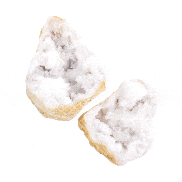 Natural geode of crystallized calcite gemstone, splited in half. The geode has a size of 10cm. Buy online shop.