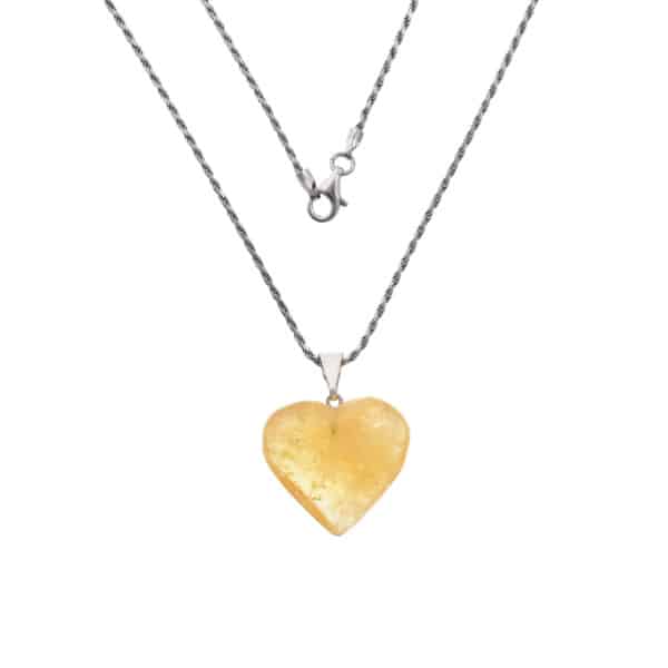 Μενταγιόν από φυσική πέτρα Κιτρίνη σε σχήμα καρδιάς, περασμένο σε αλυσίδα από ασήμι 925. Αγοράστε online shop.