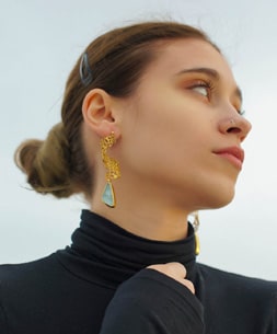 woman_earrings