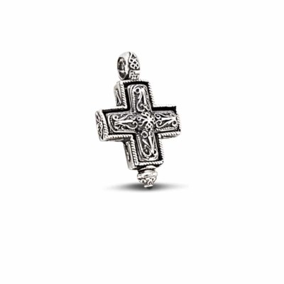 Χειροποίητο μενταγιόν σε σχήμα σταυρού από ασήμι 925 με οξειδωμένες λεπτομέρειες. Αγοράστε online shop.