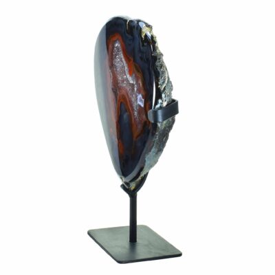 Natural Agate geode with crystal quartz inside. The geode is placed on a metallic base and it has a heght of 29.5cm. Buy online shop.