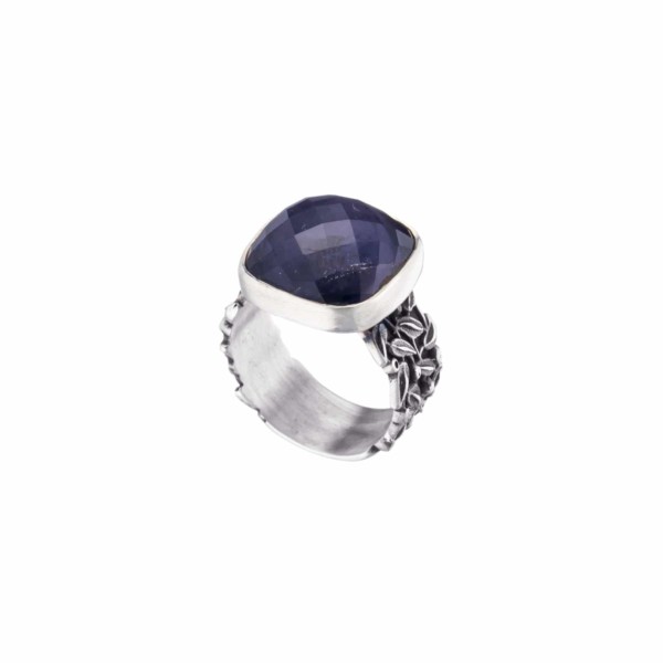 Handmade ring made of sterling silver with doublet made of Crystal quartz and Iolite in a square shape. The doublet consists of two layers of stones. The upper stone is Crystal Quartz and the stone at the bottom is Iolite. Buy online shop.