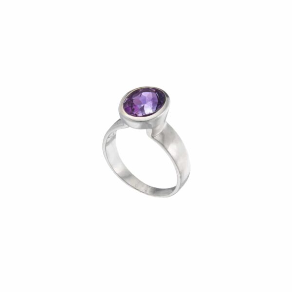 Handmade ring made of sterling silver and Amethyst in an oval shape. Buy online shop.