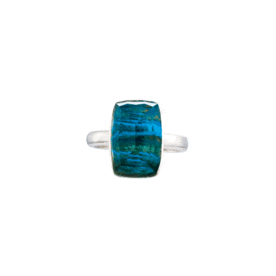 Handmade ring made of sterling silver and doublet made of chrysocolla and crystal quartz, in an parallelogram shape. The doublet consists  of two layers of stones.The upper stone is crystal quartz and the stone at the bottom is chrysocolla. Buy online shop.