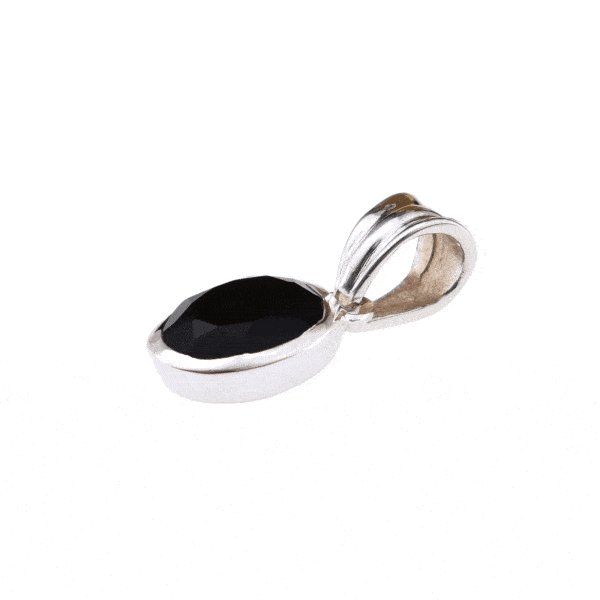 Handmade pendant made of sterling silver and natural Onyx gemstone in an oval shape. The pendant is threaded on a sterling silver chain.Buy online shop.