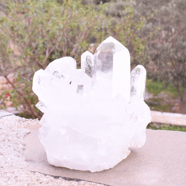 Natural crystal quartz cluster with a size of 9cm. Buy online shop.
