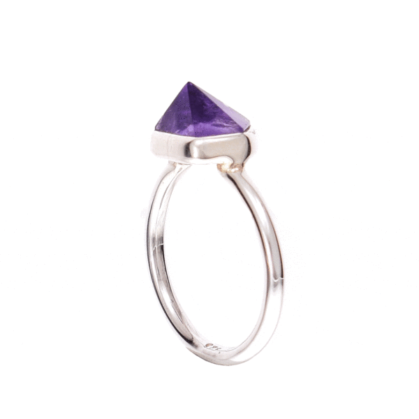 Handmade ring made of sterling silver and natural amethyst crystal. Buy online shop.