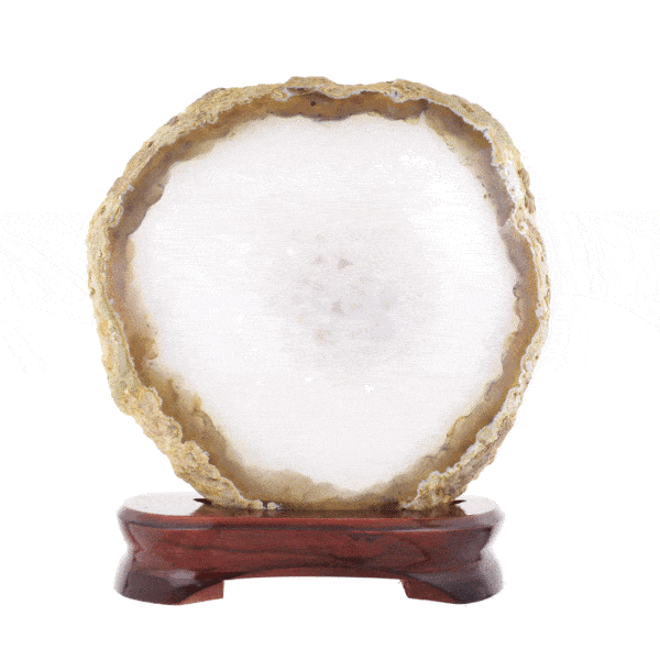 Slice of natural Agate gemstone with crystal quartz, placed on a wooden base. The Agate is polished on both sides and it has a height of 19cm. Buy online shop.