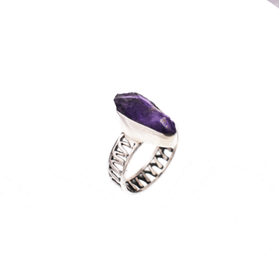 *Handmade ring made of sterling silver and natural raw Amethyst gemstone of irregular shape. The band of the ring is decorated with beautiful perforated designs.