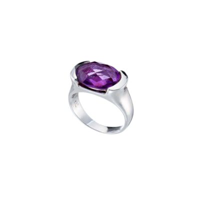 Handmade ring made of sterling silver and natural amethyst gemstone in an inclined oval shape. Buy online shop.