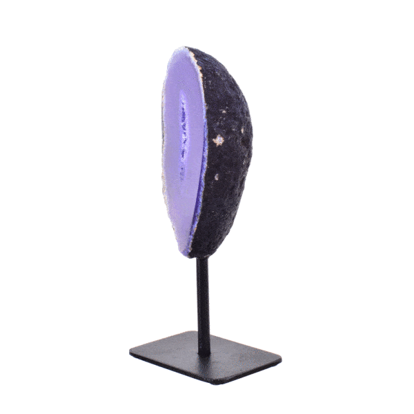 Natural agate gemstone geode with crystal quartz, embedded into a black metallic base. The geode is painted purple and the product has a height of 15cm. Buy online shop.