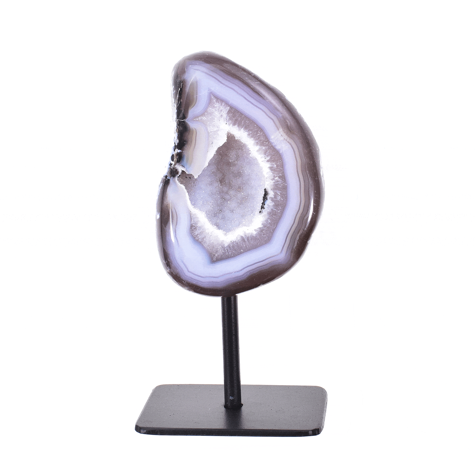 Γεώδες φυσικής πέτρας αχάτη με κρύσταλλα χαλαζία στο εσωτερικό του. Ο αχάτης είναι ενσωματωμένος σε μαύρη μεταλλική βάση και το προϊόν έχει ύψος 14cm. Αγοράστε online shop.