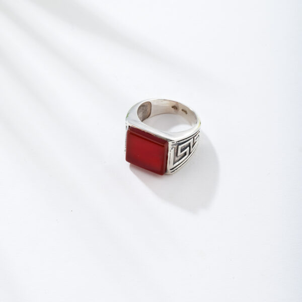 Handmade ring made of sterling silver and natural carnelian gemstone, in a square shape. Buy online shop.