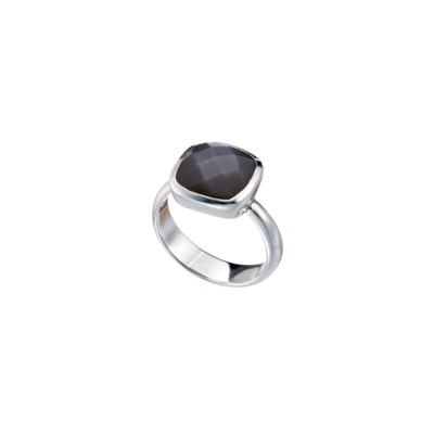 Χειροποίητο δαχτυλίδι από ασήμι 925 και φυσική πέτρα γκρι φεγγαρόπετρας τετράγωνου σχήματος. Αγοράστε online shop.