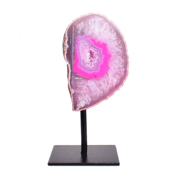 Natural agate geode gemstone with crystal quartz, embedded into a black metallic base. The geode is artificially colored and the product has a height of 15cm. Buy online shop.