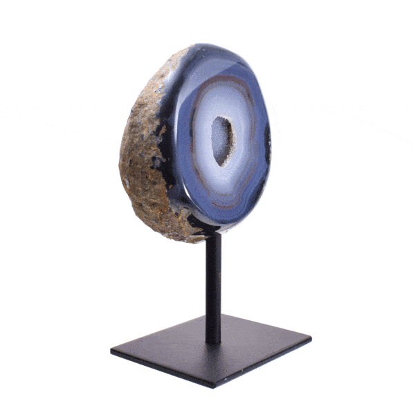 Natural agate geode gemstone with crystal quartz. The geode is embedded into a black metallic base and the total height is 18.5cm. Buy online shop.