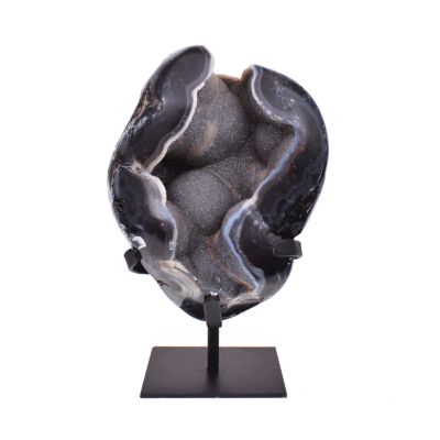 Natural agate geode gemstone with crystal quartz, placed on a black, metallic base. The product has a height of 23cm. Buy online shop.