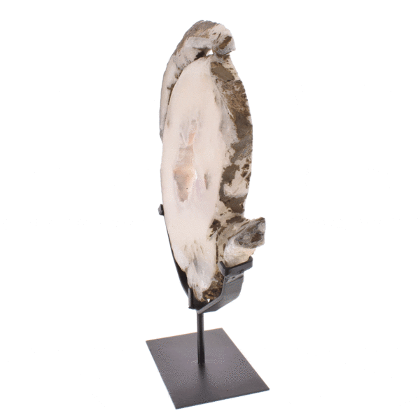 Polished slice of natural agate gemstone with crystal quartz, placed on a black, metallic base. The product has a height of 38cm. Buy online shop.