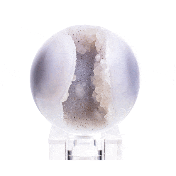 Σφαίρα από φυσικό γεώδες αχάτη με κρύσταλλα χαλαζία, διαφορετικού μεγέθους, στο εσωτερικό της και διάμετρο 7,5cm. Αγοράστε online shop.