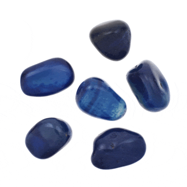 Tumbled, natural agate gemstones, artificially colored. The size of the stones ranges from 2.5cm to 3cm. Buy online shop.