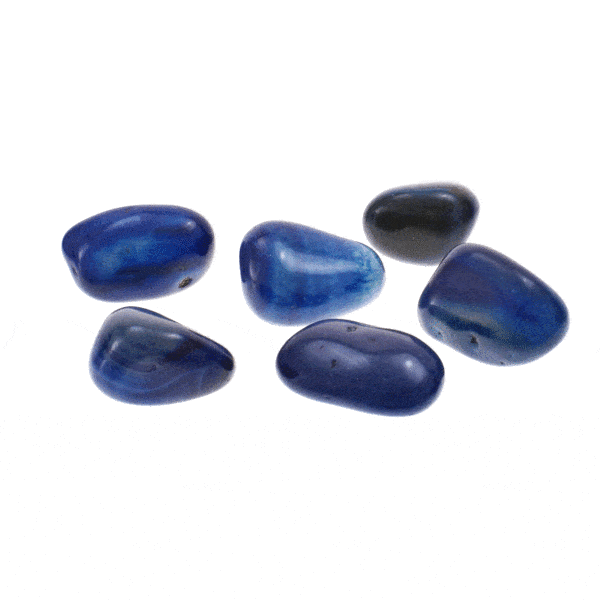 Tumbled, natural agate gemstones, artificially colored. The size of the stones ranges from 2.5cm to 3cm. Buy online shop.
