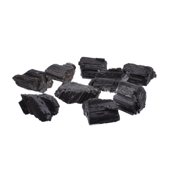 Μικρά, ακατέργαστα κομμάτια φυσικής πέτρας μαύρης τουρμαλίνης, με μέγεθος από 2cm έως 3cm. Αγοράστε online shop.
