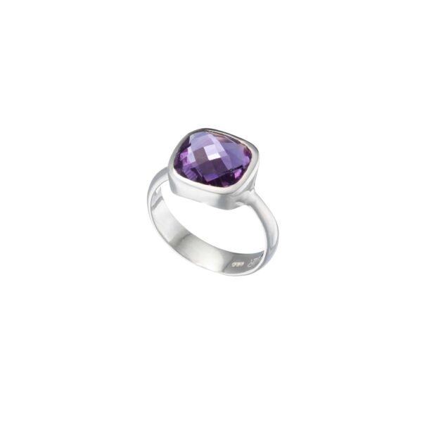 Handmade ring made of sterling silver and natural amethyst gemstone in a square shape. Buy online shop.