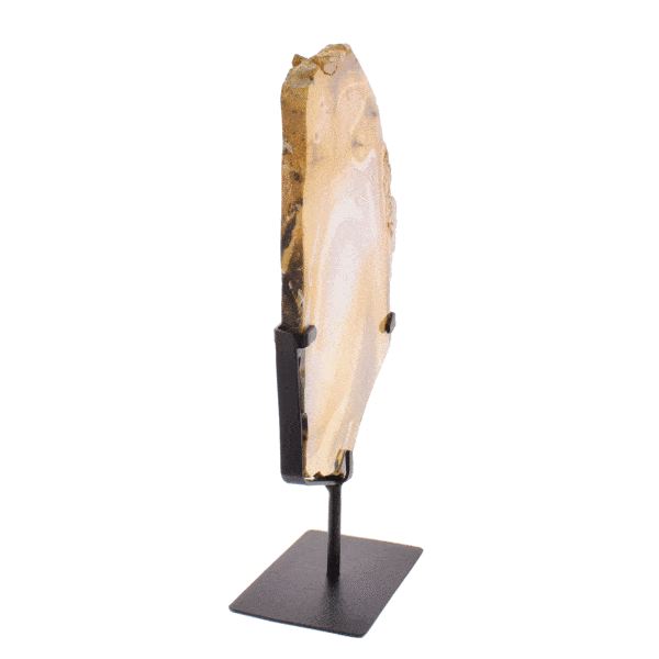 Γυαλισμένο κομμάτι φυσικής πέτρας μοκαϊτη ίασπι τοποθετημένο σε μαύρη, μεταλλική βάση, ύψους 38cm. Αγοράστε online shop.