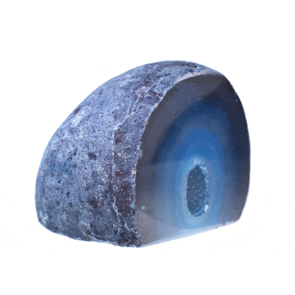 Small natural agate geode gemstone with crystal quartz, of a blue colour. The geode has a size of 6cm. Buy online shop.