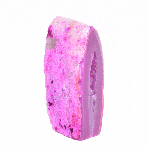 Μικρό γεώδες φυσικής πέτρας αχάτη με κρύσταλλα χαλαζία, τεχνητά χρωματισμένο. Το γεώδες έχει ύψος 7cm. Αγοράστε online shop.