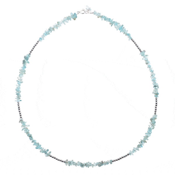 Handmade necklace with natural apatite and hematite gemstones in an irregular and spherical shape. The necklace has a clasp made from sterling silver. Buy online shop.