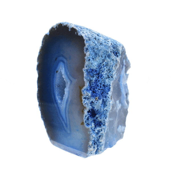 Small natural agate geode gemstone with crystal quartz, of a blue colour. The geode has a size of 6cm. Buy online shop.
