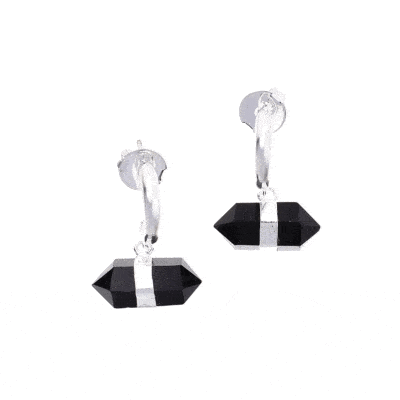 Handmade earrings made of natural onyx gemstone, in a cylindrical octahedral shape with double point and silver plated hypoallergenic metal. Buy online shop.