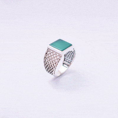 Handmade ring made of sterling silver and natural green agate gemstone in a square shape. Buy online shop.
