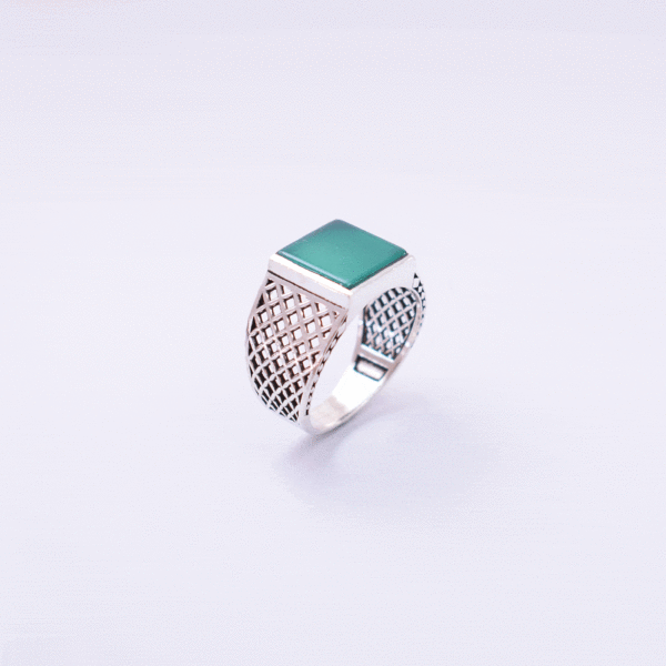 Handmade ring made of sterling silver and natural green agate gemstone in a square shape. Buy online shop.