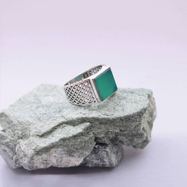 Handmade ring made of sterling silver and natural green agate gemstone in a square shape. Buy online shop.