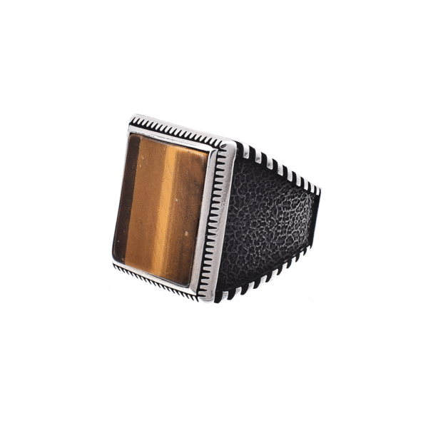 Handmade ring made of sterling silver and tiger eye gemstone, in a parallelogram shape. Buy online shop.