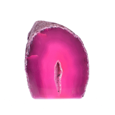 Small natural agate geode gemstone with crystal quartz. The geode has pink colour and a height of 6cm. 