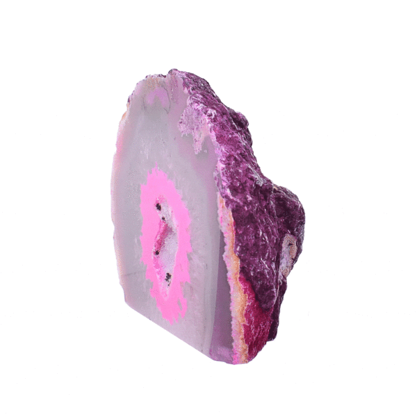 Small  natural agate geode gemstone with crystal quartz, artificially colored. The geode has a height of 7.5cm. Buy online shop.