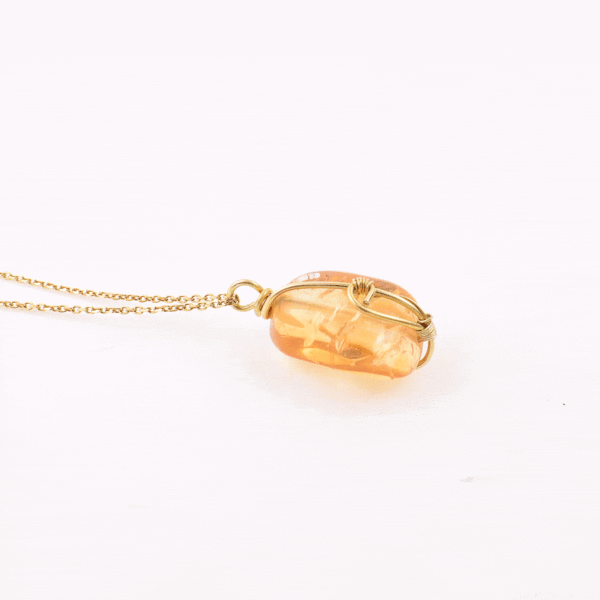 Handmade wiring setting pendant made of natural citrine quartz gemstone and gold plated sterling silver. The pendant is threaded on an adjustable gold plated sterling silver chain. 