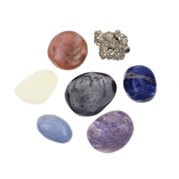 Give a unique present this Christmas! The Chakra Stones Gift Box includes natural stones for grounding, balance, and spiritual upliftment!